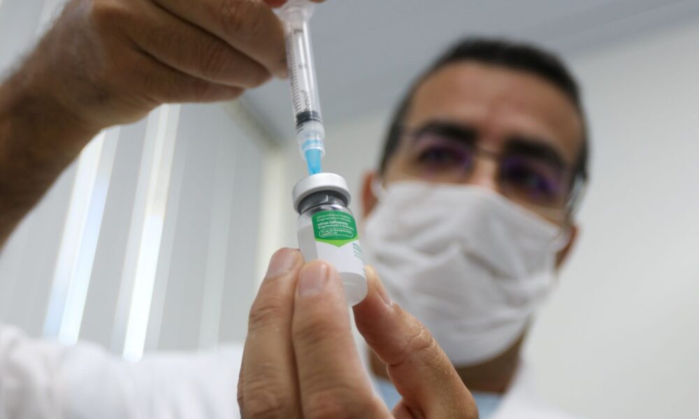 Campanha de vacinação contra gripe em SC: todas as regiões podem se imunizar.