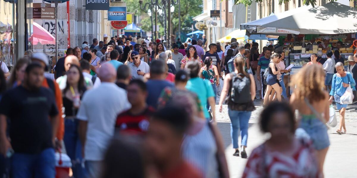 Setor de serviços é o motor do crescimento de 3,7% do PIB catarinense em 2023.