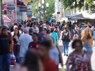 Setor de serviços é o motor do crescimento de 3,7% do PIB catarinense em 2023.